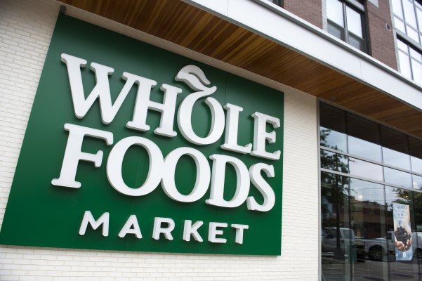 Amazon vuelve a reducir los precios de Whole Foods y duplica las ofertas semanales para miembros de Prime