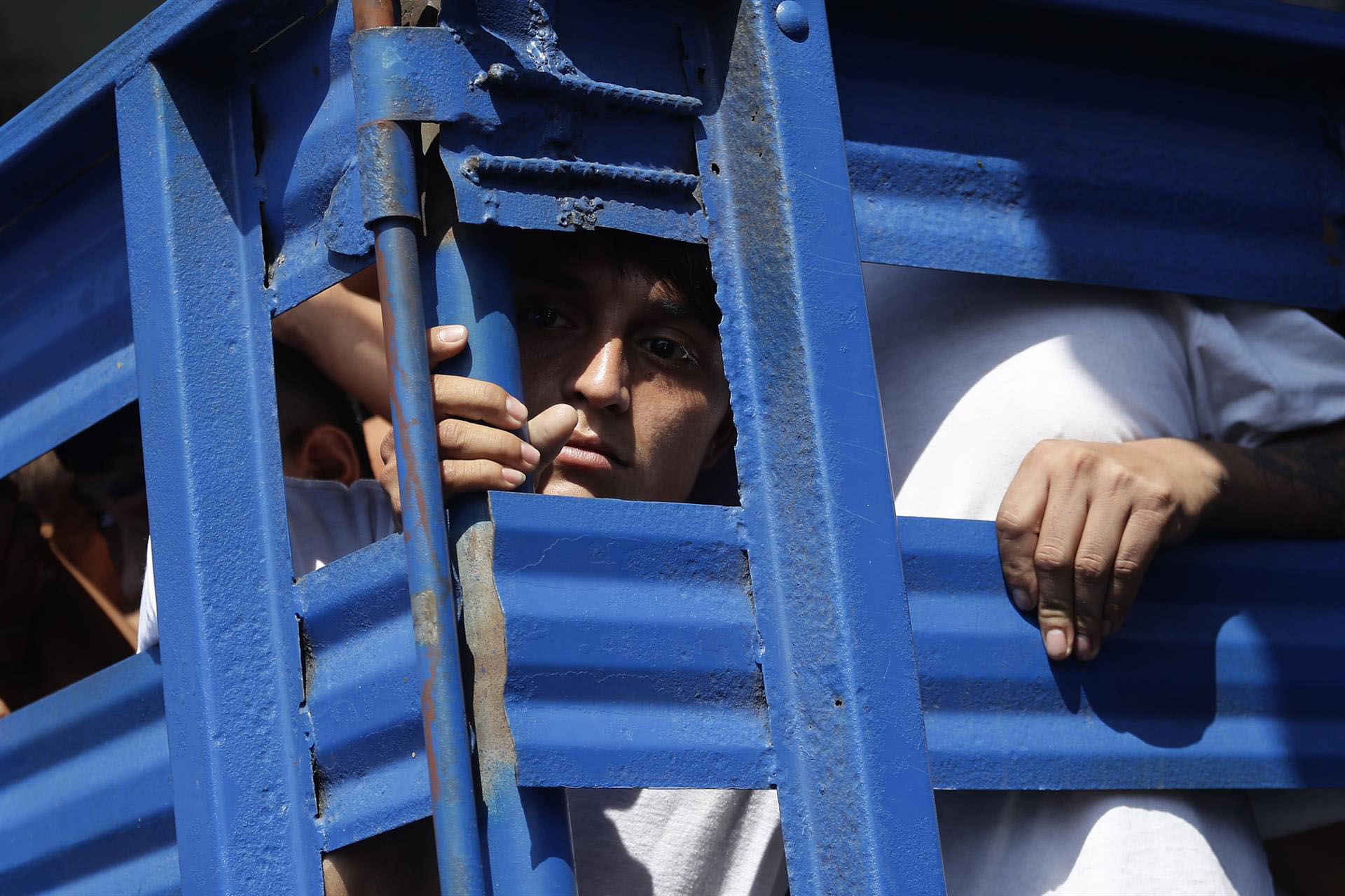 Arrestan a 8,000 supuestos pandilleros en 13 días en El Salvador