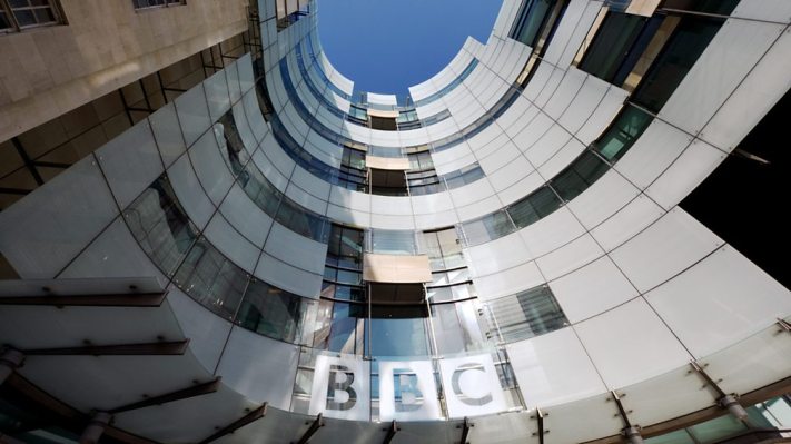 BBC lanza la primera versión beta de su asistente de voz Beeb para miembros de Windows Insider del Reino Unido