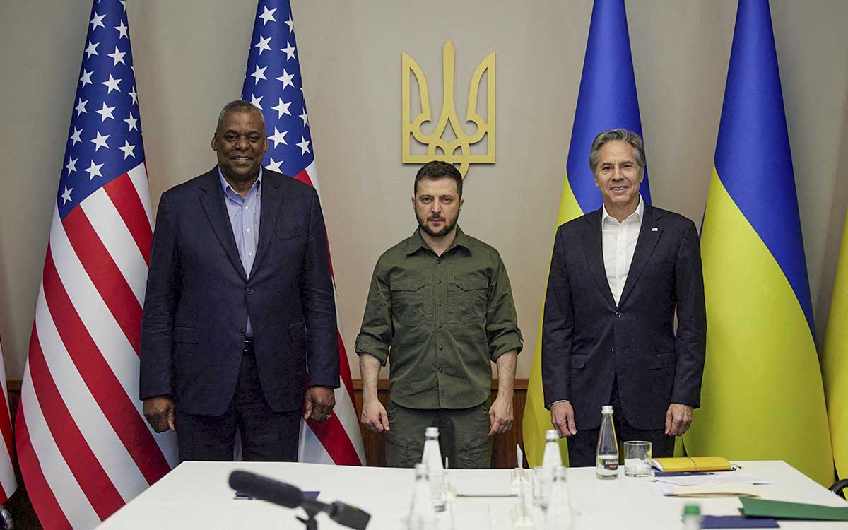 Blinken y Austin se reúnen con Zelenski en Kiev; EU dará otros 713 mdd de ayuda militar a Ucrania