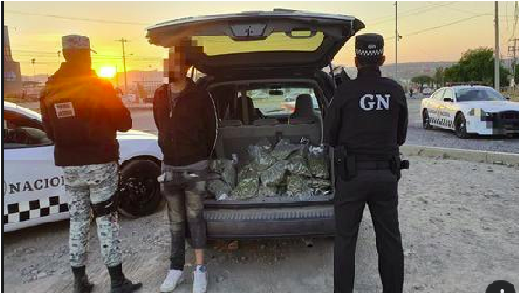 Cae un narco en San Juan del Río, traía en su auto unos 30 kilos de mariguana