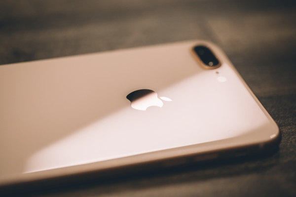 Corea del Sur e Italia también critican a Apple por ralentizar los iPhones