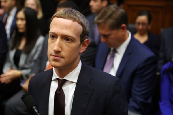 Fiscal General de Washington DC demanda a Mark Zuckerberg por Cambridge Analytica