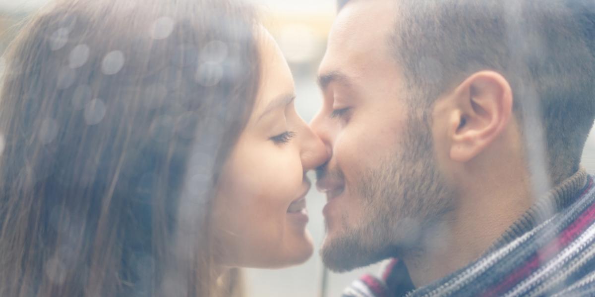 Día Internacional del Beso: los amantes se besan mucho más que las parejas estables