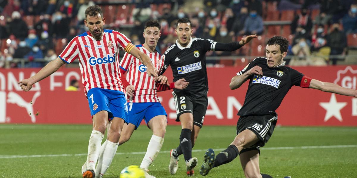 El Burgos apura ante el Almería sus opciones de jugar el playoff de ascenso