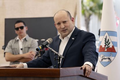 El primer ministro israelí, Naftali Bennett, en un acto en una base militar el 5 de abril.