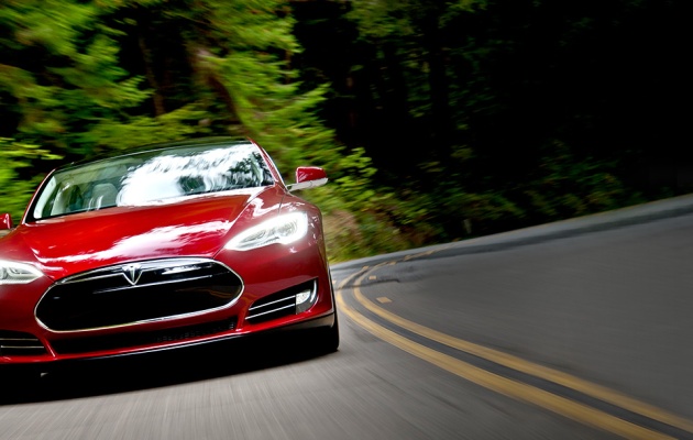 El Tesla E del mercado masivo tendrá un alcance de 200 millas, será aproximadamente un 20% más pequeño que el Tesla S