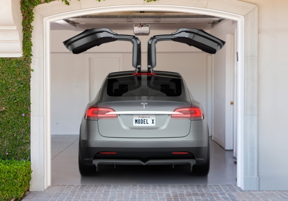El Tesla Model X SUV llegará a principios de 2015 con puertas tipo ala de gaviota