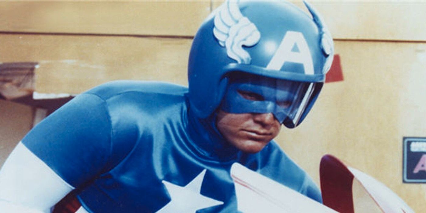 El disfraz de la película Capitán América 1979 se convirtió en el canon de Marvel de la manera perfecta