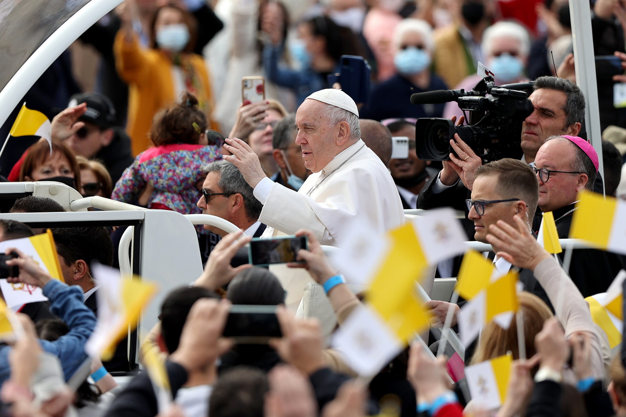 El papa Francisco, sobre su posible viaje a Ucrania: “Estoy disponible”