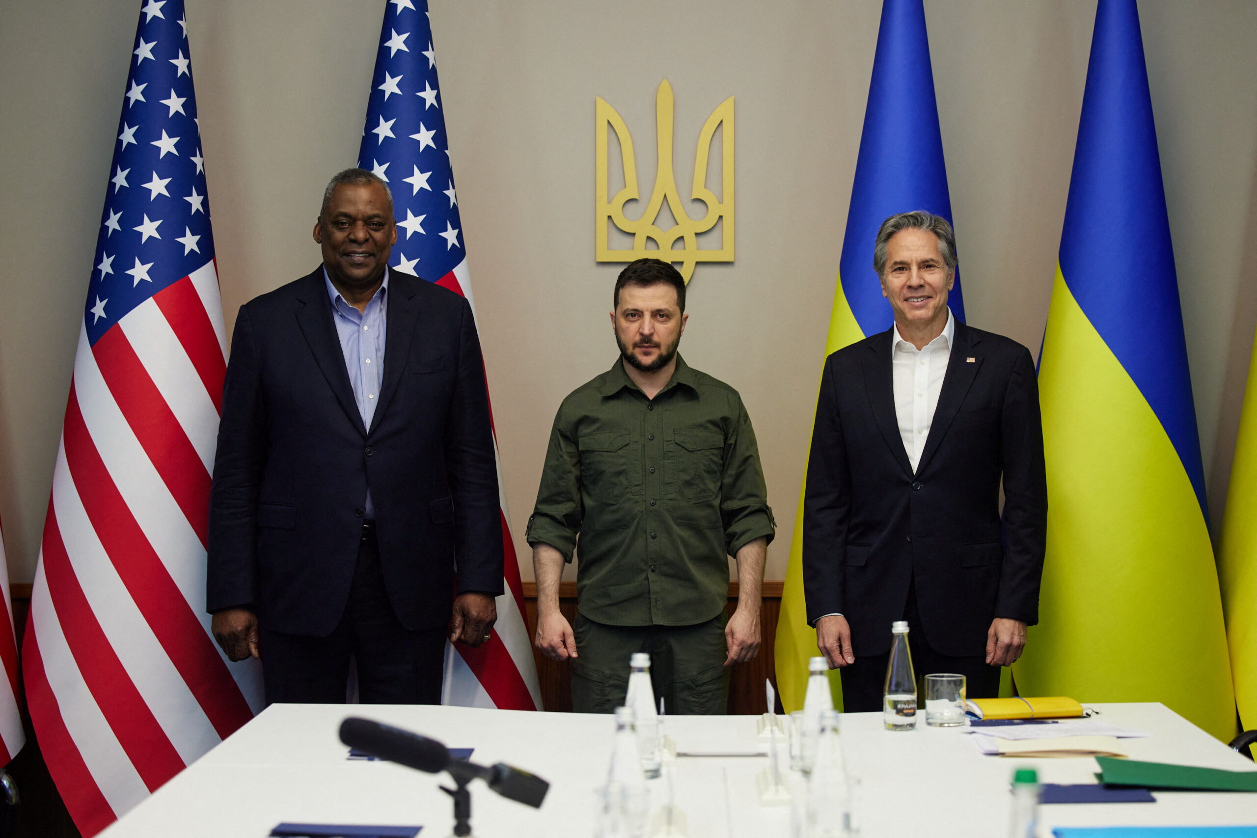 Estados Unidos recupera su presencia diplomática en Ucrania y ofrece más ayuda militar y económica