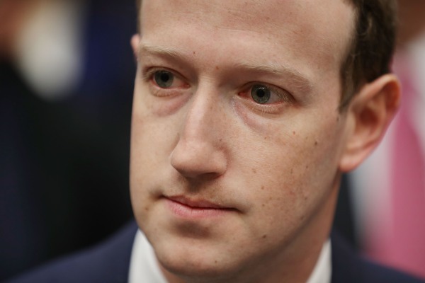 Facebook no prohibirá los anuncios políticos, prefiere seguir jodiendo la democracia