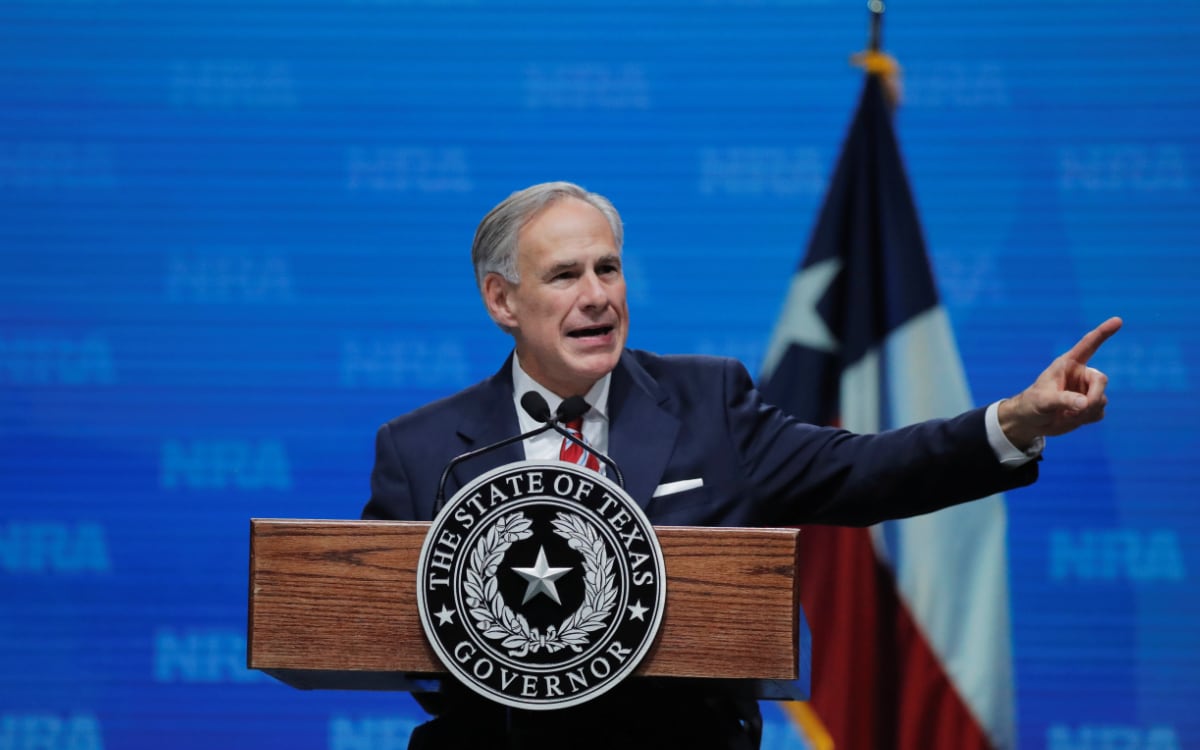 Gobernador de Texas amenaza con declarar ‘invasión’ ante aumento de migrantes