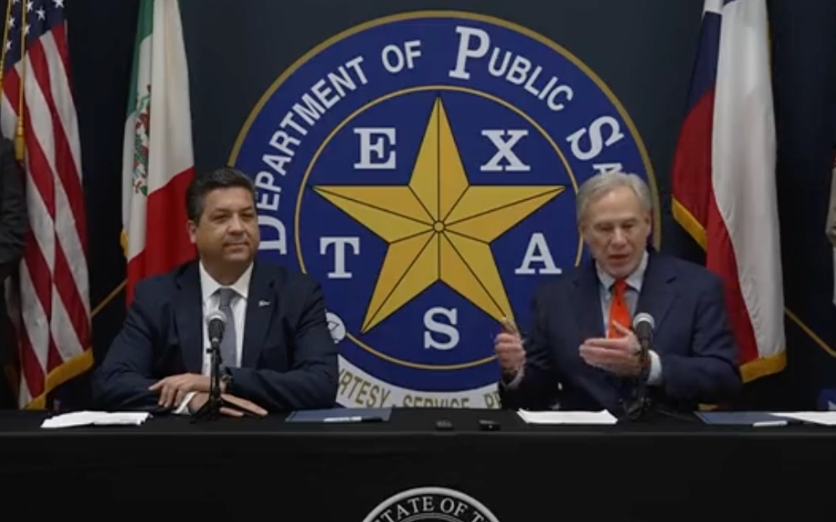 Gobernador de Texas anuncia acuerdo con Tamaulipas para normalizar tránsito de camiones comerciales