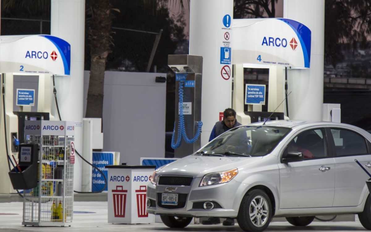 Gobierno anuncia ‘estímulo adicional’ para mantener precio de la gasolina en la frontera