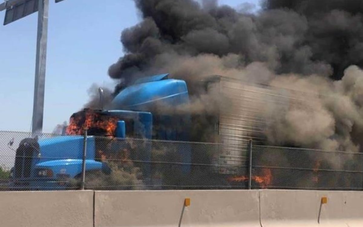 Incendian tráileres durante tercer día de bloqueo del puente Pharr | Tamaulipas