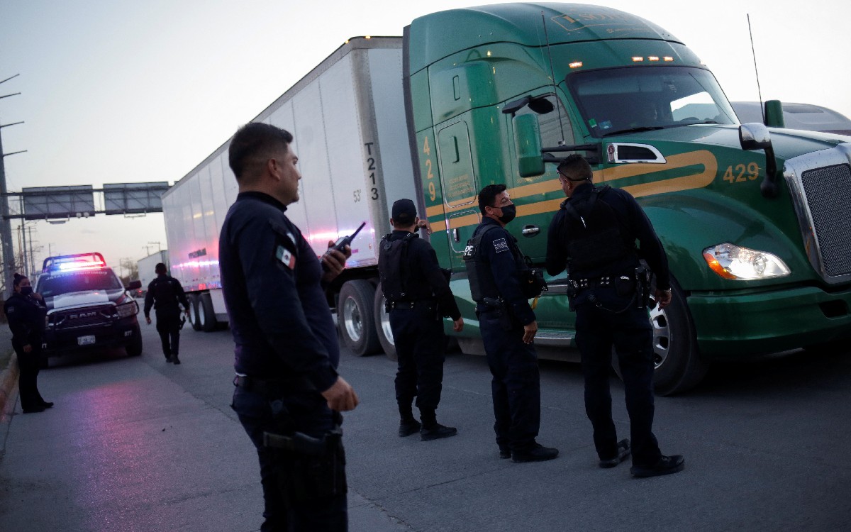 “Innecesarias” inspecciones fronterizas a camiones en Texas suben los precios: Casa Blanca