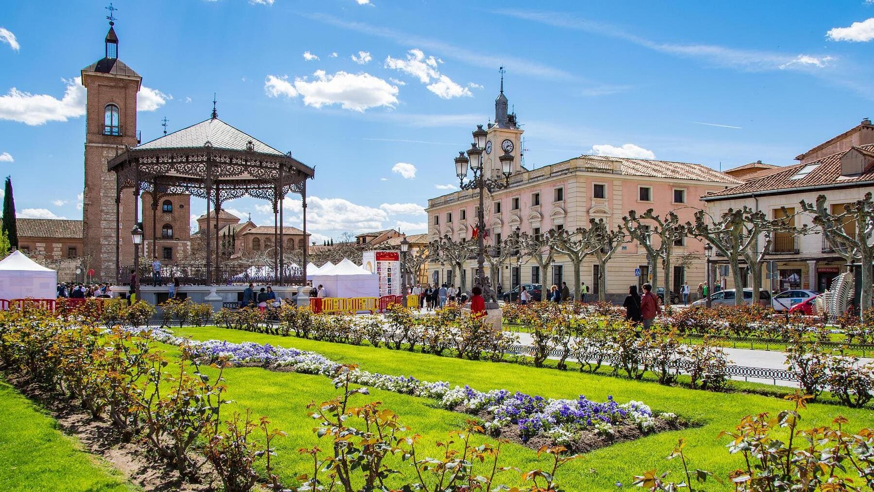 La ciudad perfecta para visitar el Día del Libro por su historia con Cervantes