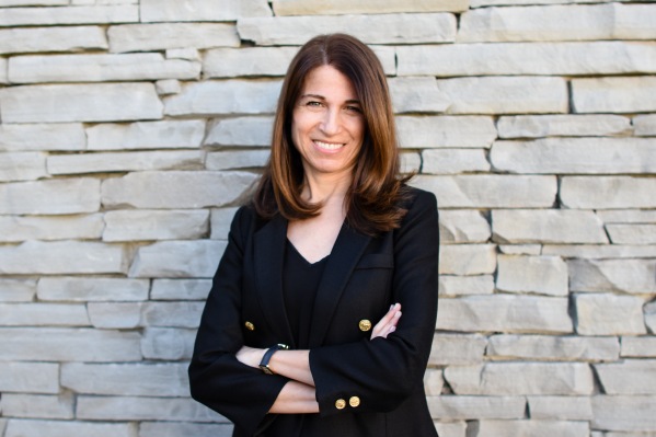 La ex directora de operaciones de Stitch Fix, Julie Bornstein, acaba de revelar su inicio de comercio electrónico solo para aplicaciones, The Yes