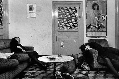 Asesinato en un prostíbulo (Palermo, 1985), una de las fotos icónicas de Letizia Battaglia.