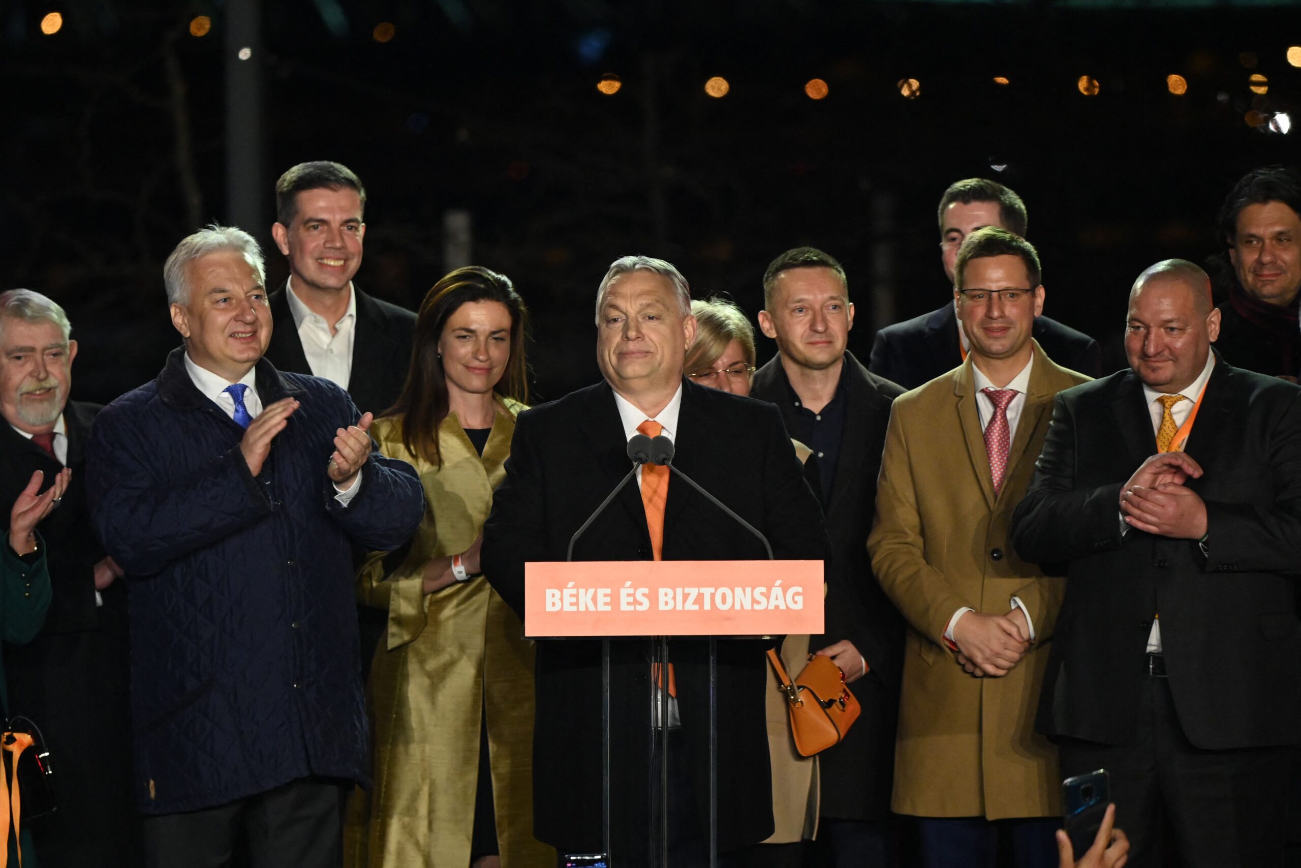Las elecciones en Hungría y Serbia consolidan a los aliados de Putin en Europa pese a la guerra