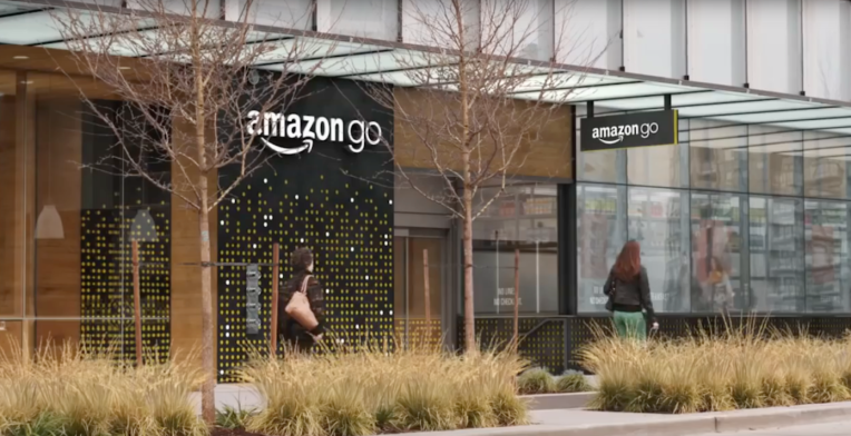 Las tiendas Cashierless Amazon Go planean aceptar efectivo