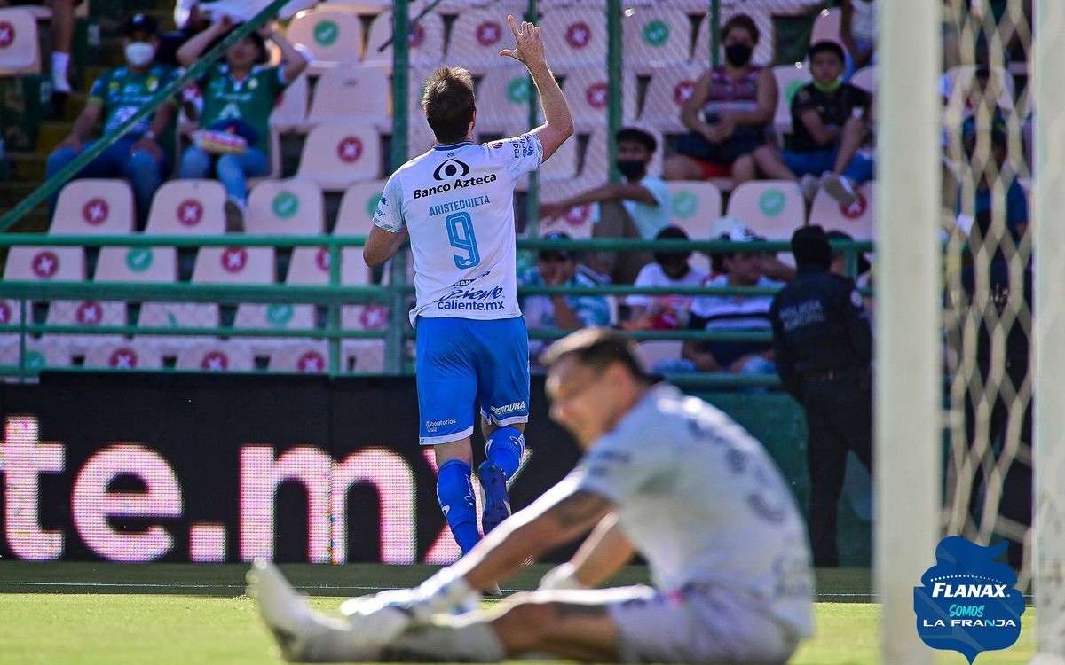 Liga MX: Libra Puebla batalla de patadas en el Nou Camp | Video