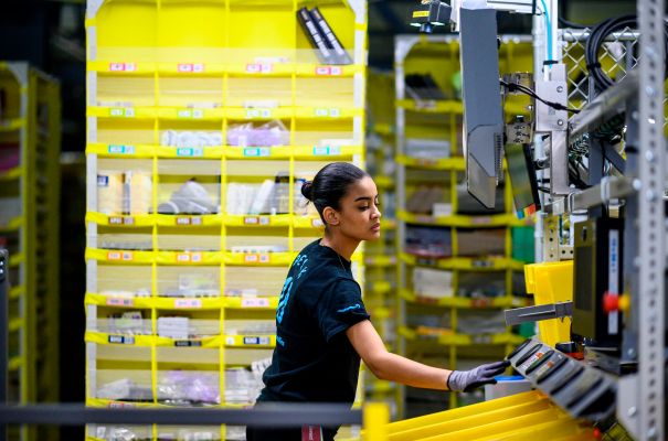 Amazon busca contratar 100.000 empleados para satisfacer la demanda