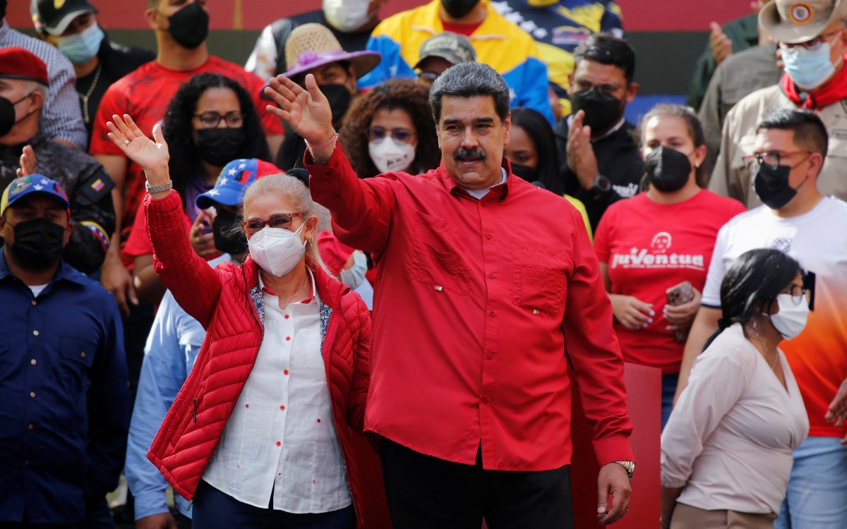 Maduro reactiva el diálogo nacional con políticos, activistas, empresarios…