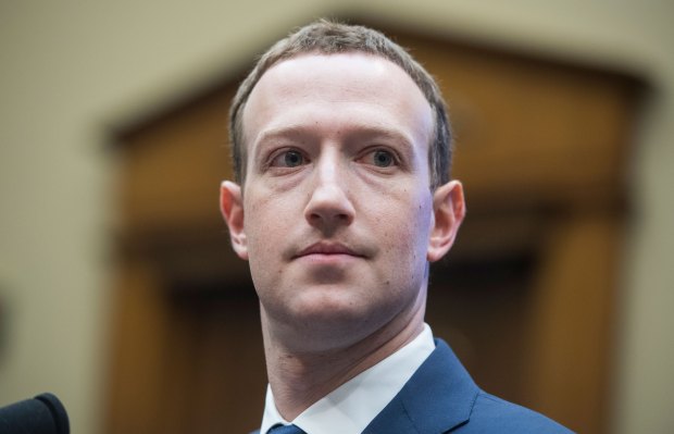 Mark Zuckerberg defiende las noticias de Facebook