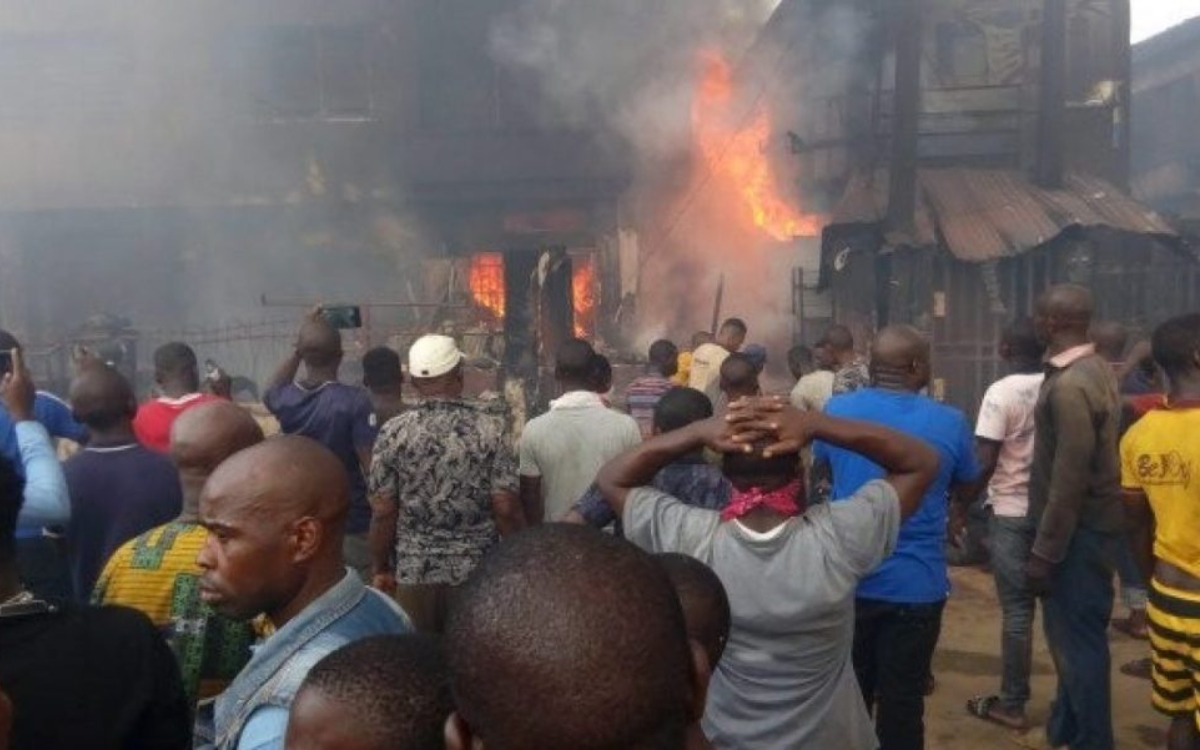 Más de 100 muertos y 150 heridos deja explosión en refinería ilegal de petróleo en Nigeria