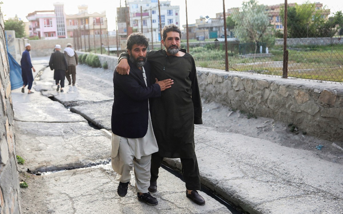 Más de 50 muertos tras explosión en una mezquita de Kabul