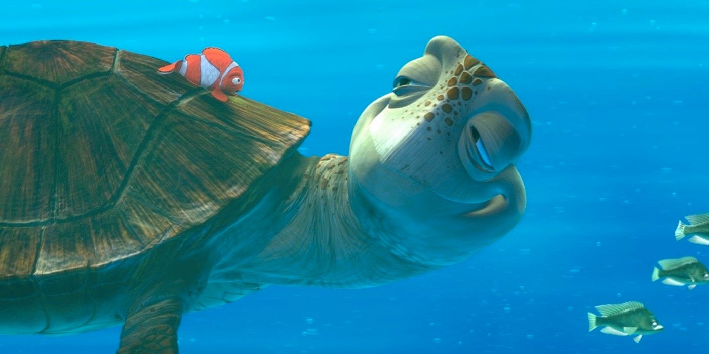 Mira a un fan de Buscando a Nemo decirle a Crush que su comida favorita es la sopa de tortuga en Disneyland