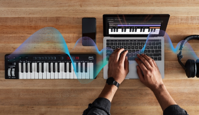 Por qué AWS vende un teclado MIDI para enseñar aprendizaje automático
