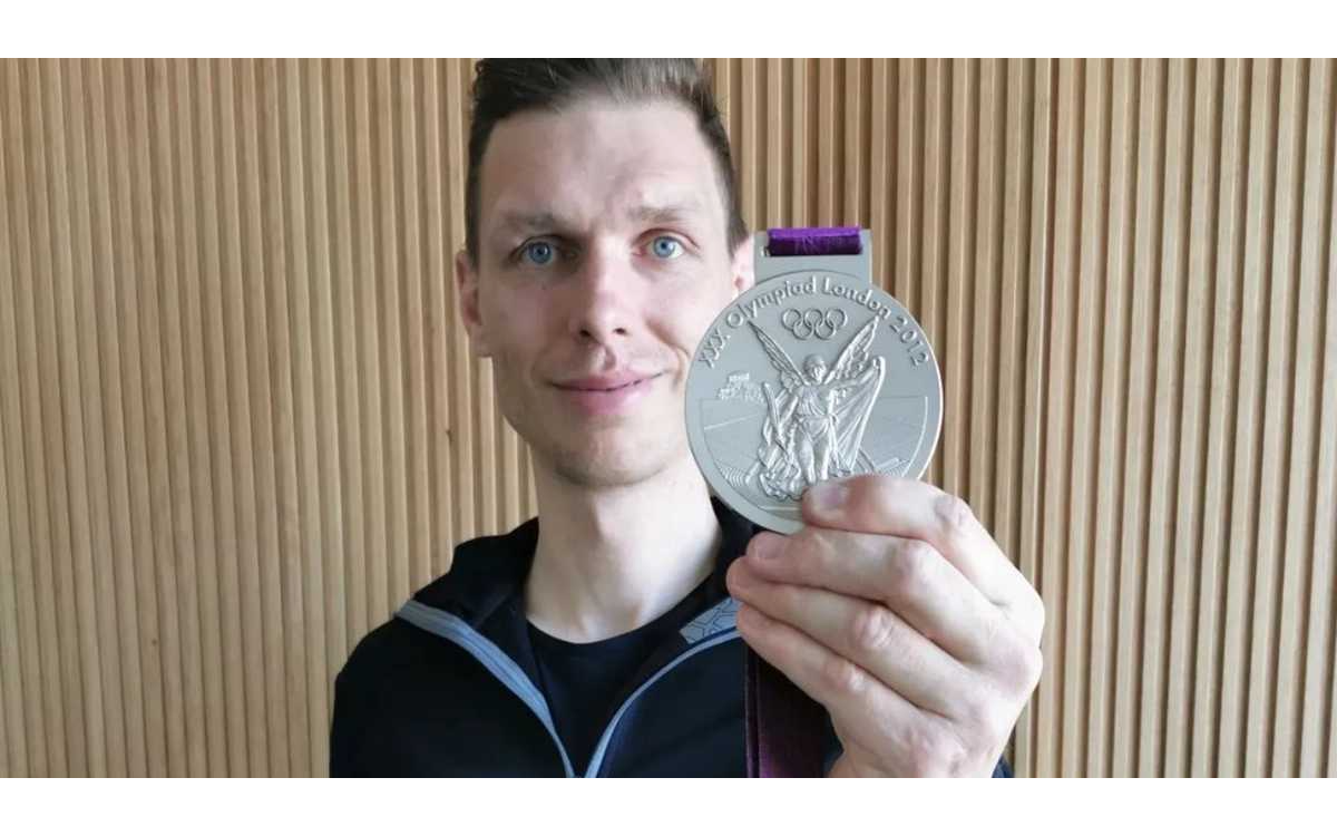 Recupera Tony Martin medalla olímpica subastada para ayudar a niños ucranianos | Post