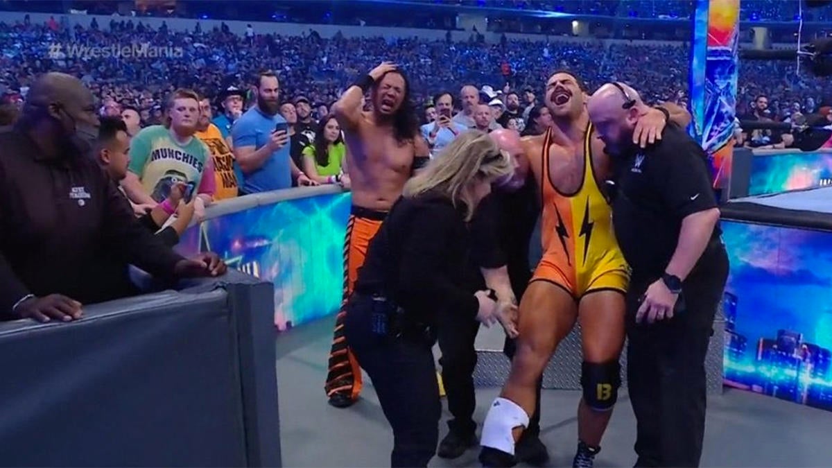 Rick Boogs posiblemente lesionado durante el partido inaugural de WrestleMania 38 (Actualización)