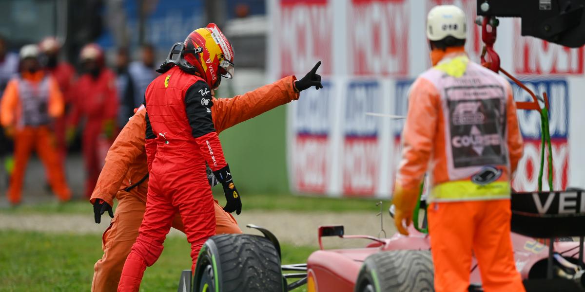 Sainz: "Ricciardo ha cometido un error y me ha dado"
