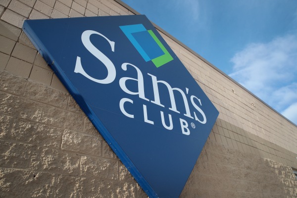 Sam's Club de Walmart lanza recogida en la acera en todo el país
