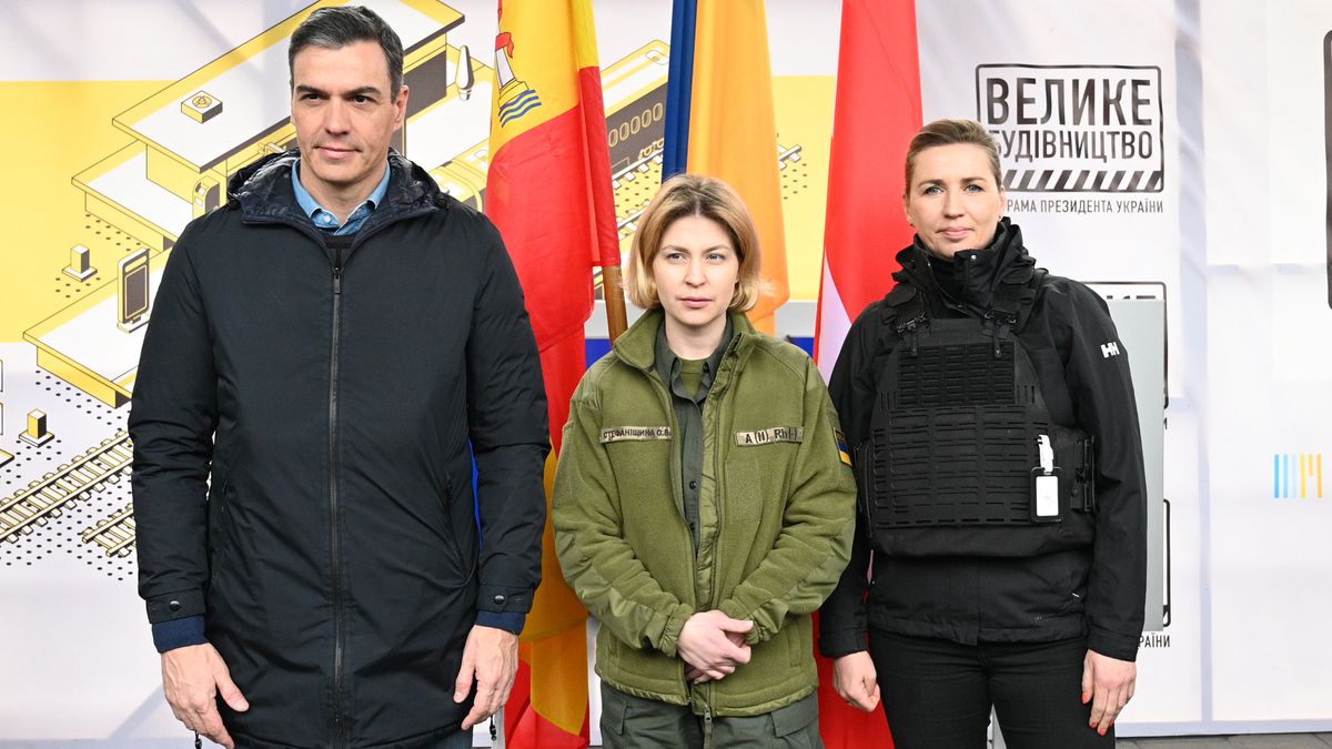 Sánchez anuncia desde Kiev el mayor envío de armamento y equipamiento militar de España a Ucrania
