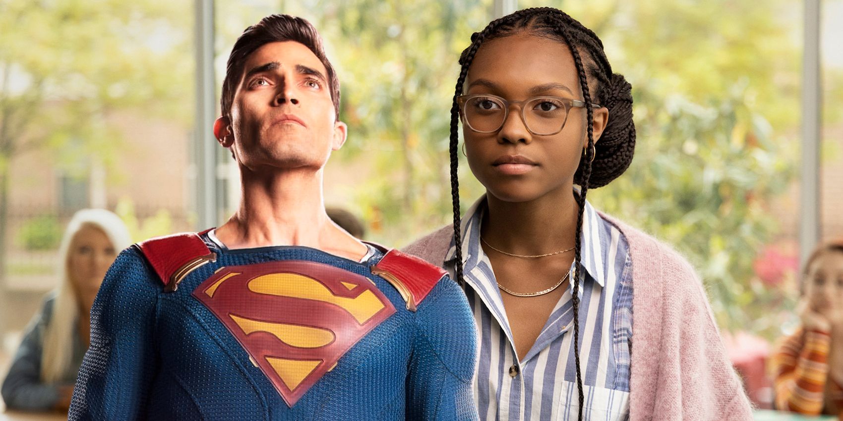 Superman & Lois Showrunner aborda el posible crossover de Arrowverse Naomi