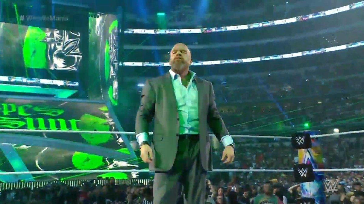 Triple H inicia el domingo de Wrestlemania 38 con aparición sorpresa