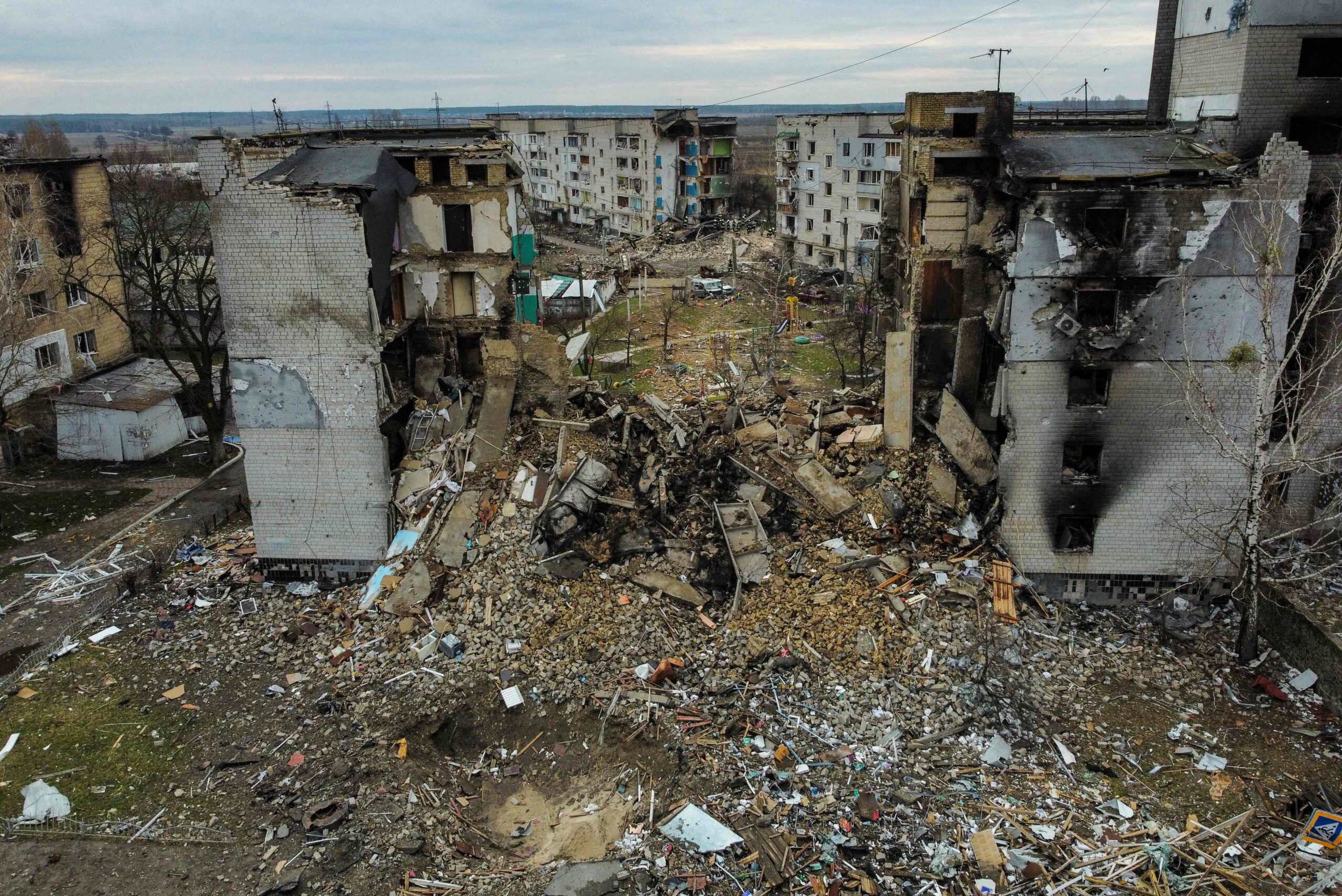 Ucrania alerta de que el repliegue ruso deja al descubierto masacres mayores que la de Bucha