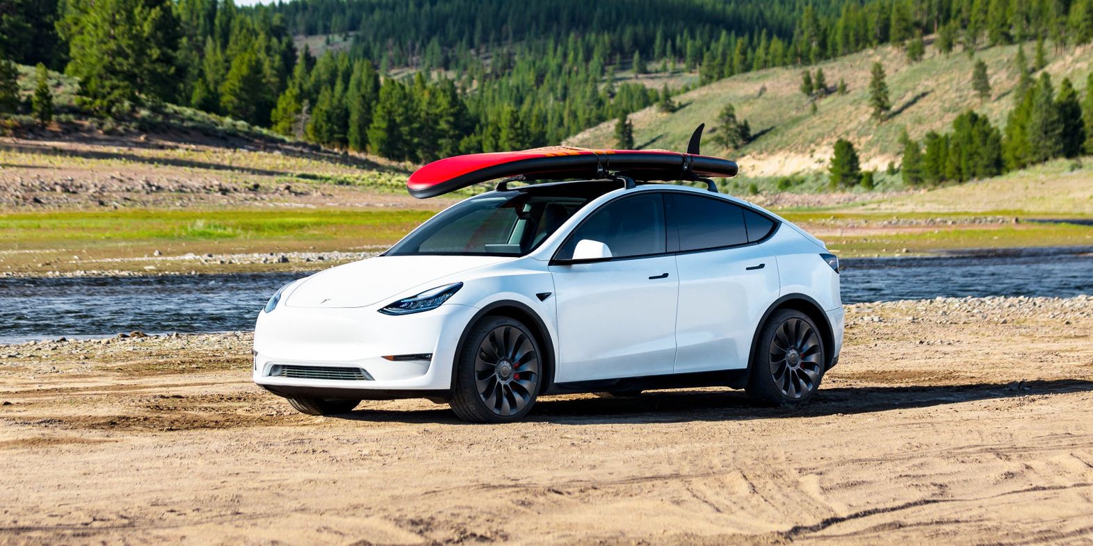 Un Tesla Model Y más económico llegará pronto y costará menos de $ 60,000
