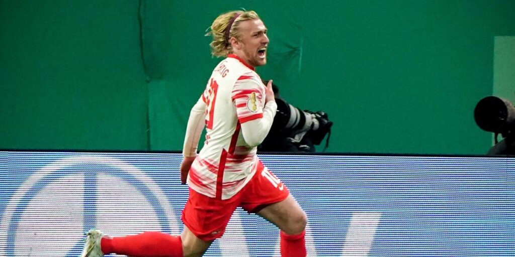 Un gol agónico de Forsberg pone al Leipzig en la final de la Copa (2-1)