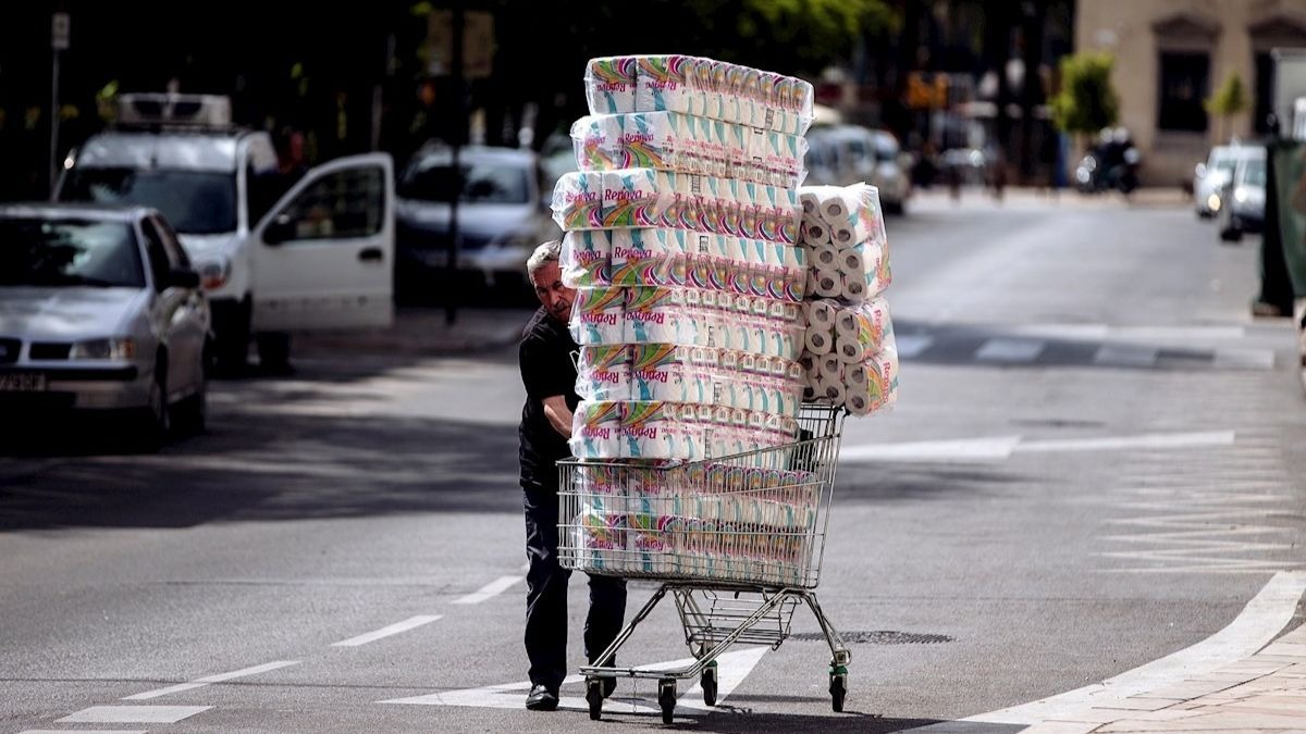 Un hombre compró toneladas de papel higiénico y ahora quiere que le devuelvan el dinero