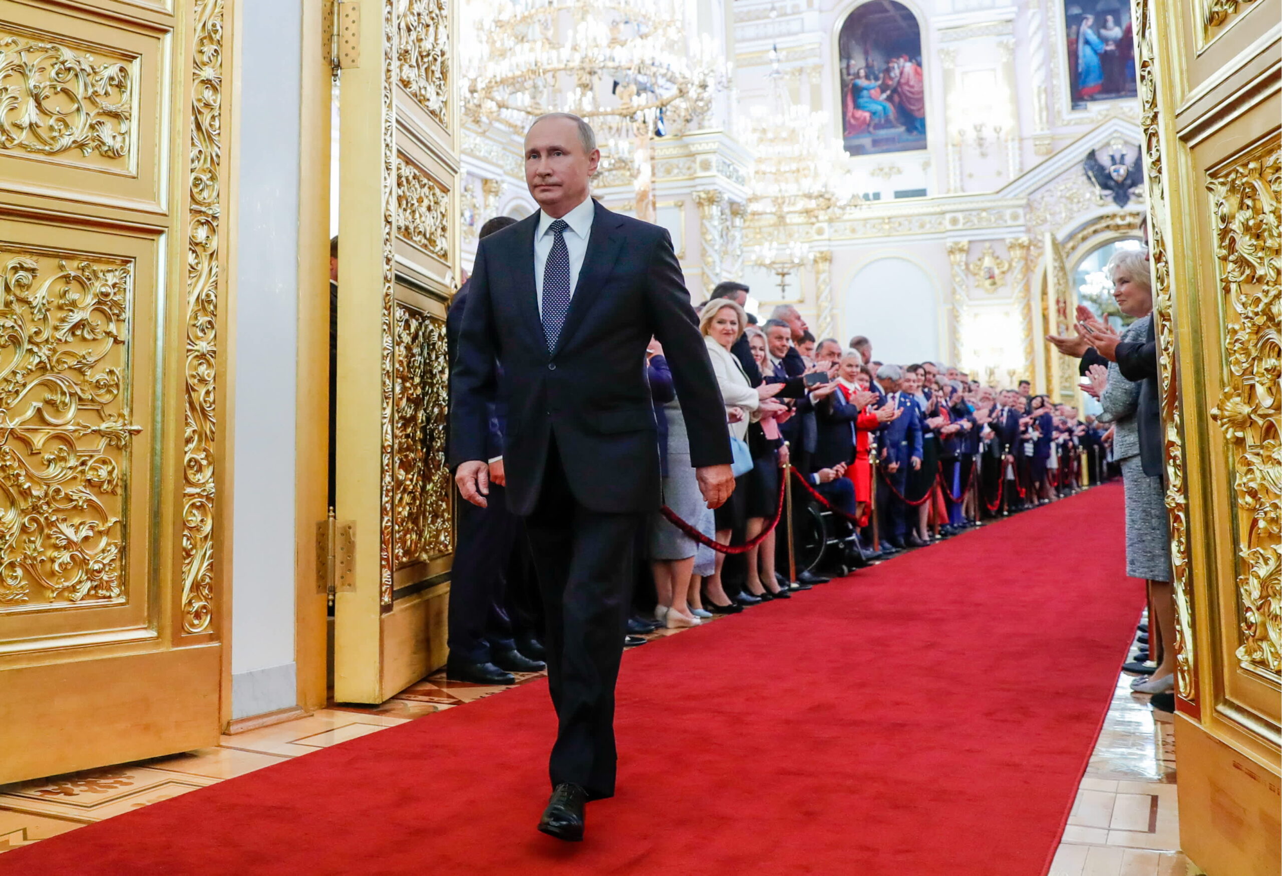 Unión Europea sigue a Estados Unidos e impone sanciones a dos hijas de Putin