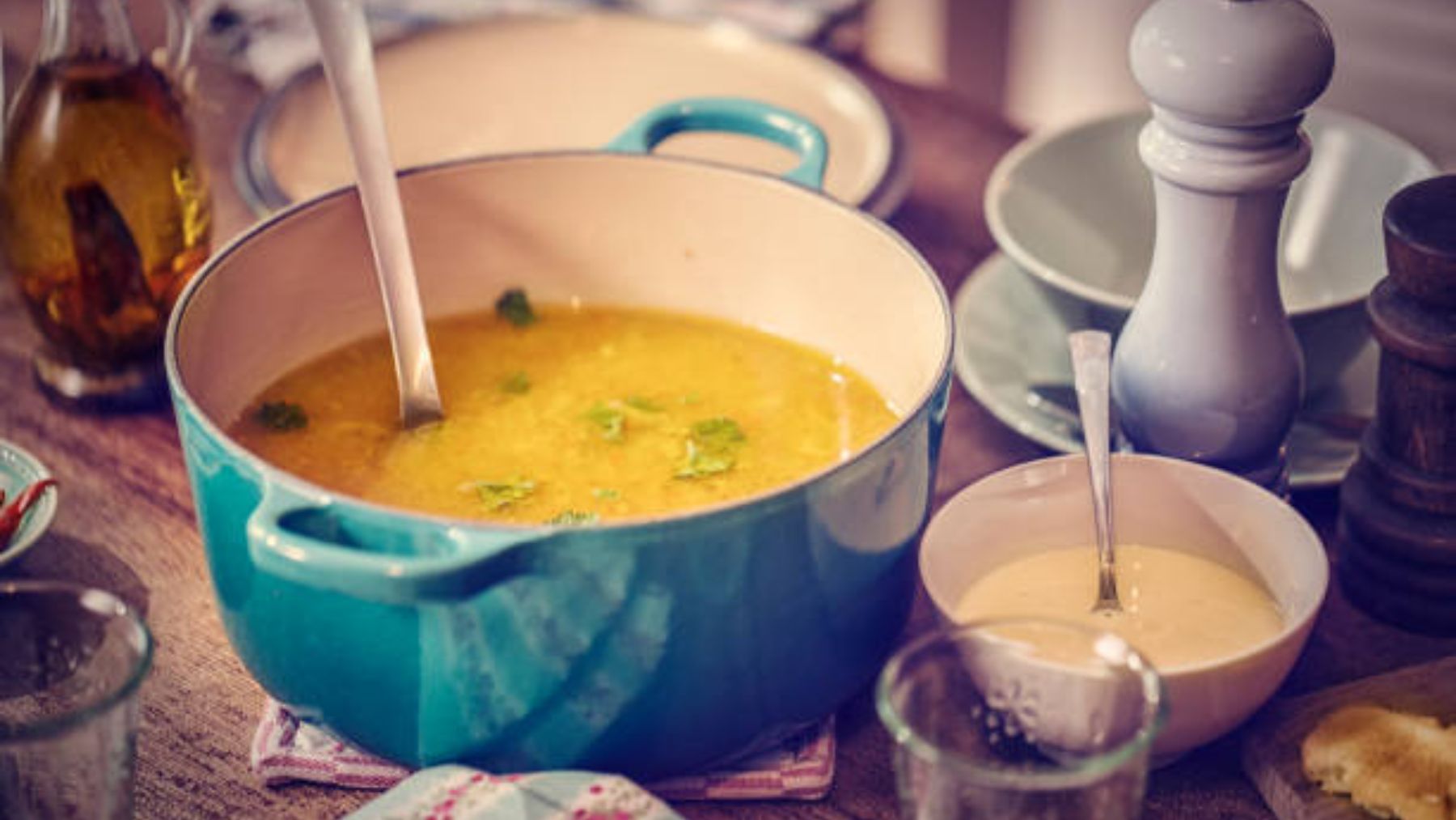 ¿Cuál es la diferencia entre caldo, consomé y sopa?