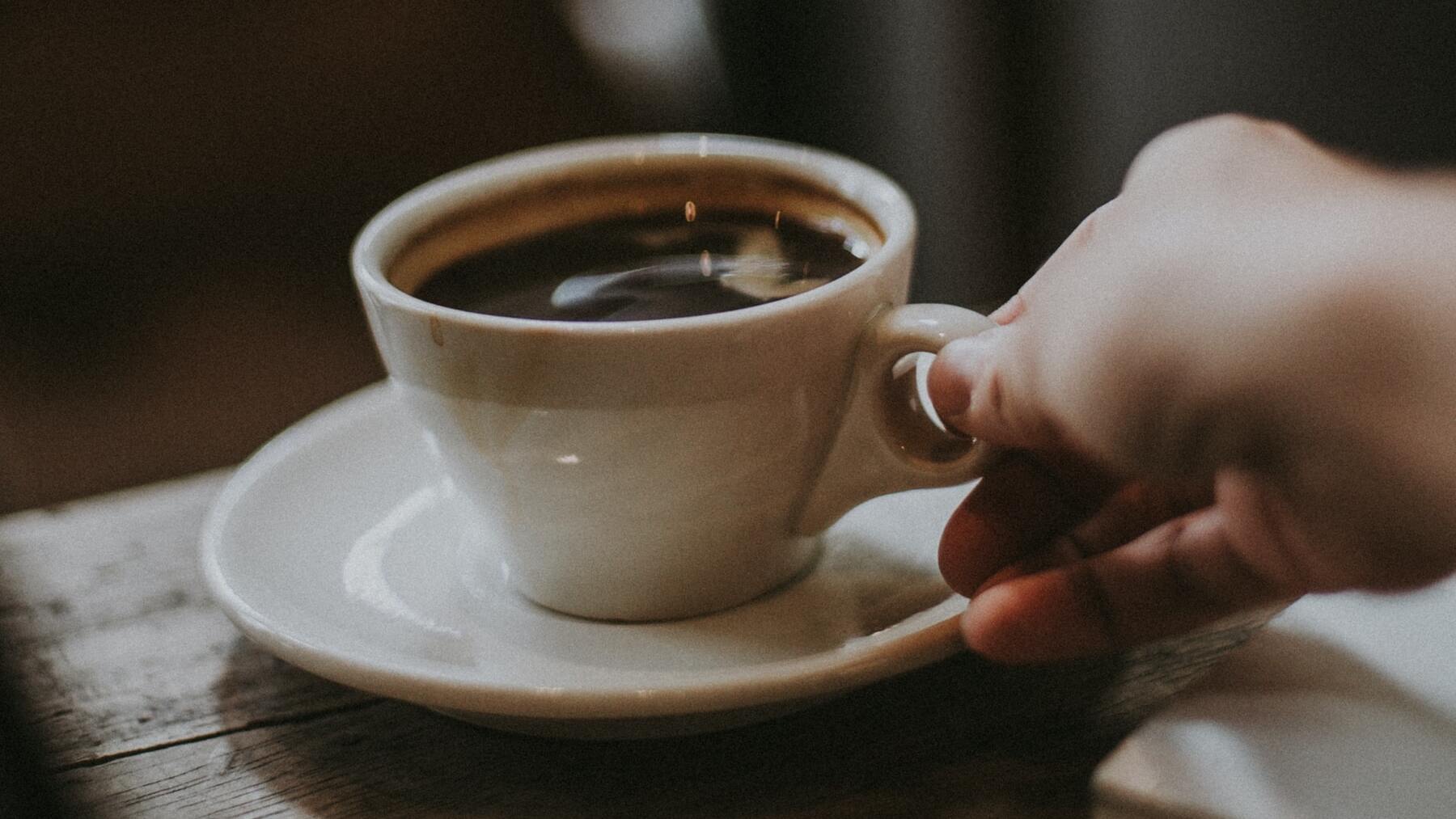 ¿Por qué eres tan adicto al café? La explicación te dejará de piedra