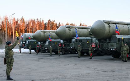 Varios sistemas de misiles balísticos intercontinentales, en la región rusa de Ivanovo, el 25 de febrero.