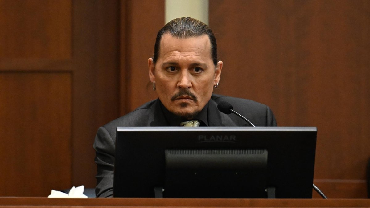 “No he golpeado a una mujer en mi vida”, Johnny Depp se defiende en juicio contra su ex